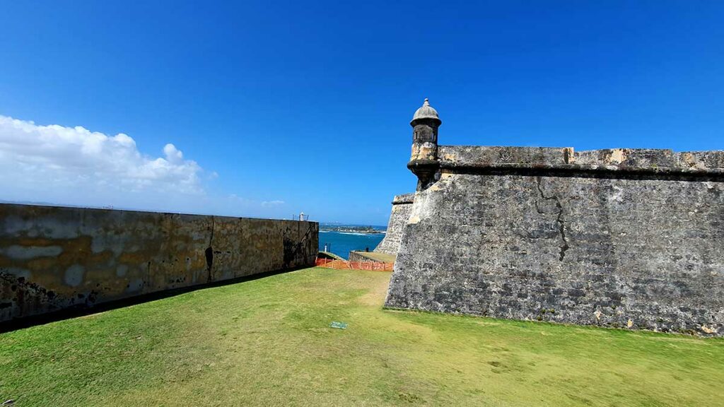 El Castillo De San Felipe Del Morro - Go Puerto Rico